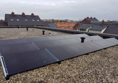 4.6 kW Iberian Solar Mono All Black 305W (Holanda)
