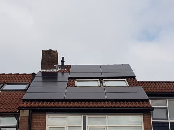 4.5 kW Iberian Solar Mono All Black 305W (Holanda)